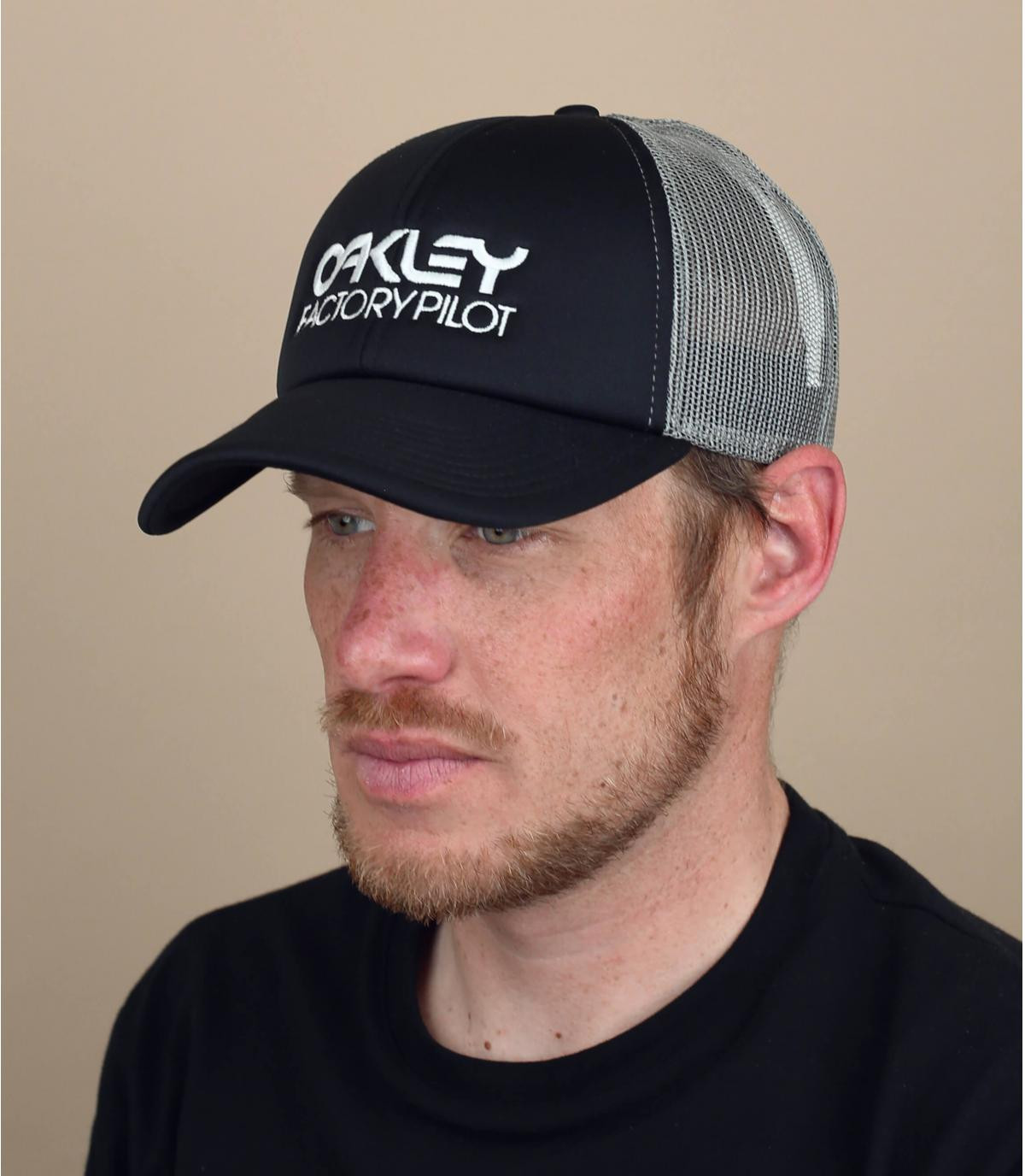 zwarte Oakley trucker Factory Pilot Trucker blackout